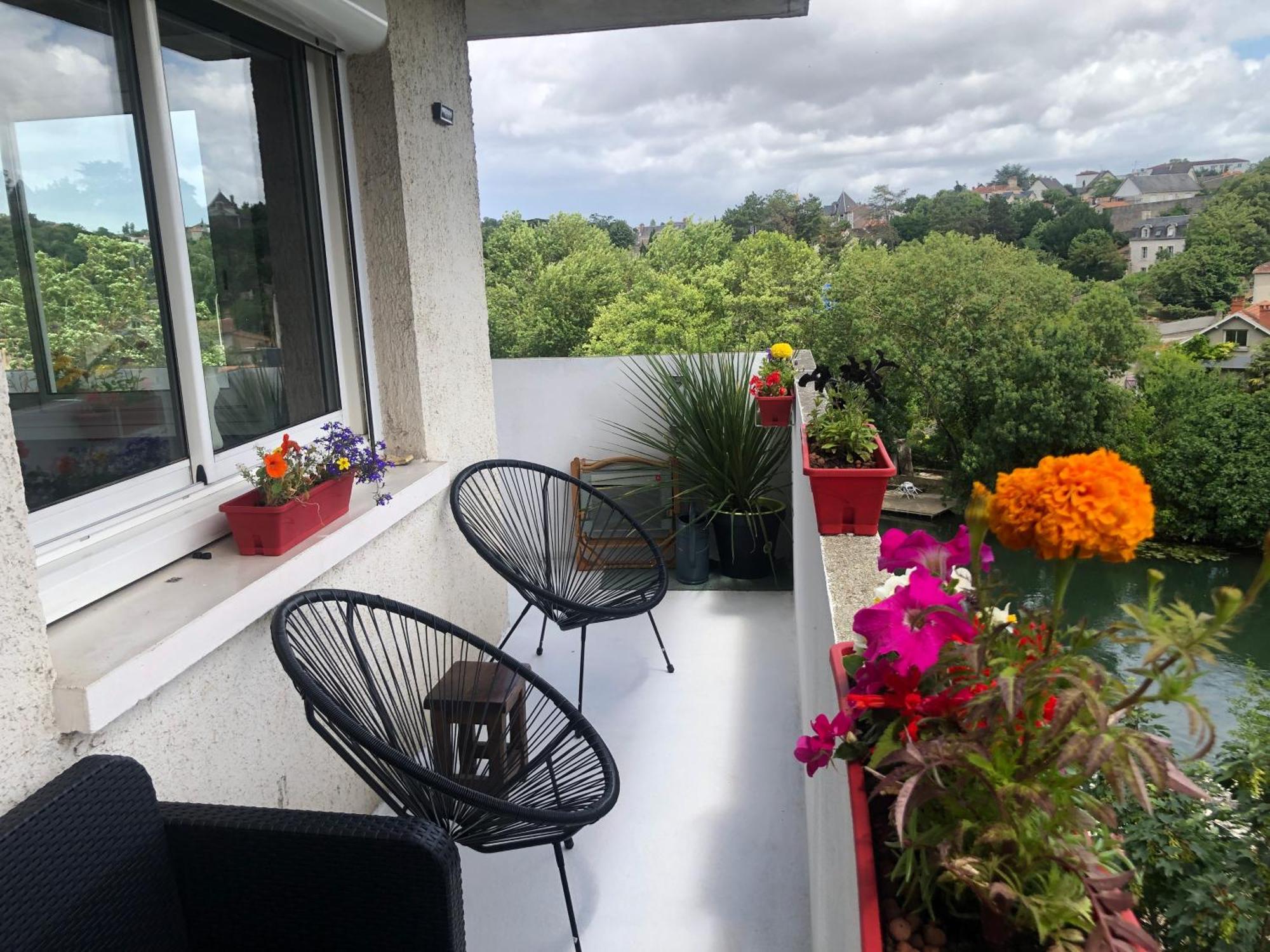 Chez Jean-Claude, Vue Panoramique Au Reveil Apartman Poitiers Kültér fotó
